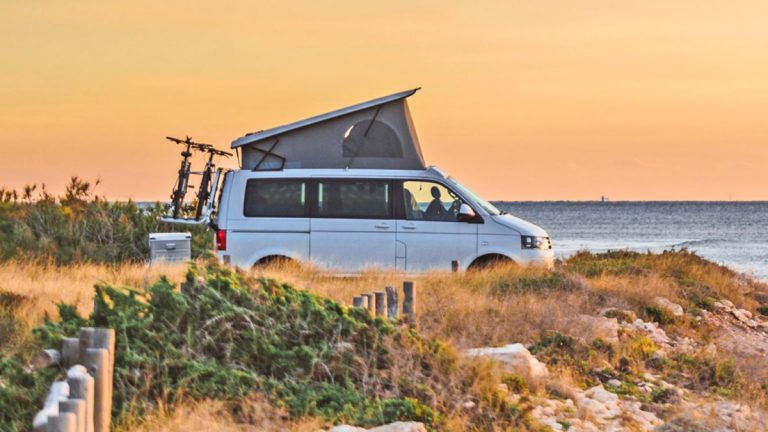 Vanlife en France : la tendance explose sur les routes de l’Hexagone