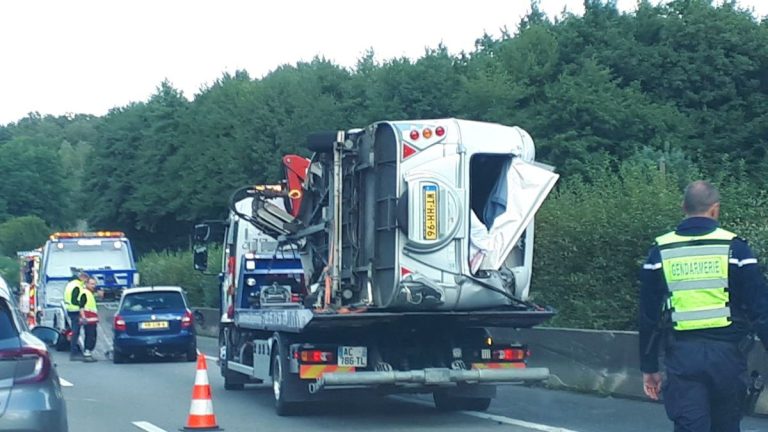 Accident sur l’A20 en Corrèze : caravane renversée, circulation interrompue vers Paris