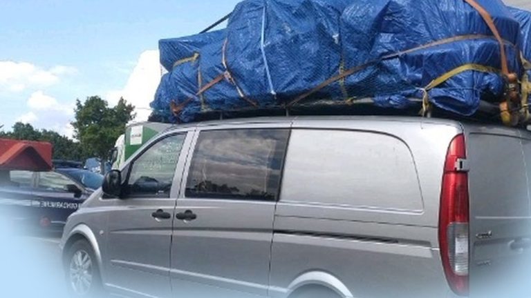 Autoroute A6 : son fourgon en surcharge de plus d'une tonne, les gendarmes l'obligent à louer un autre véhicule