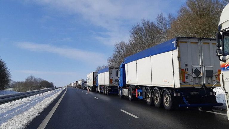 Camions autorisés à doubler ? Que dit vraiment le Code de la route ?