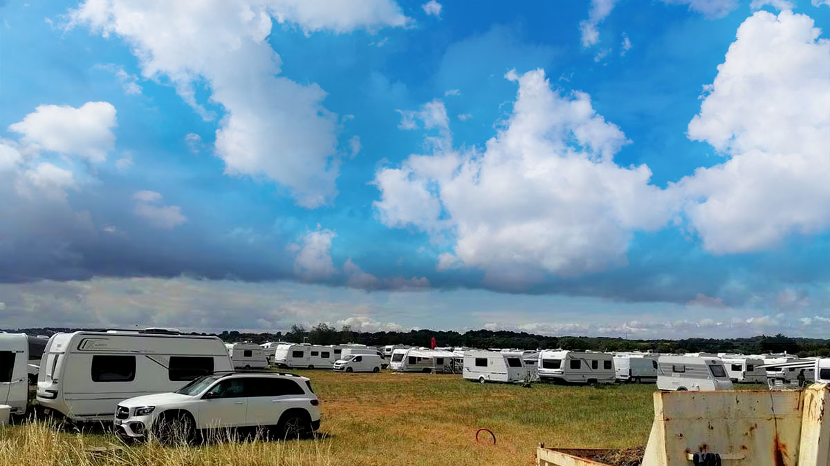 Gens du voyage à Francaltroff : une centaine de caravanes installées malgré l’arrêté préfectoral en Moselle