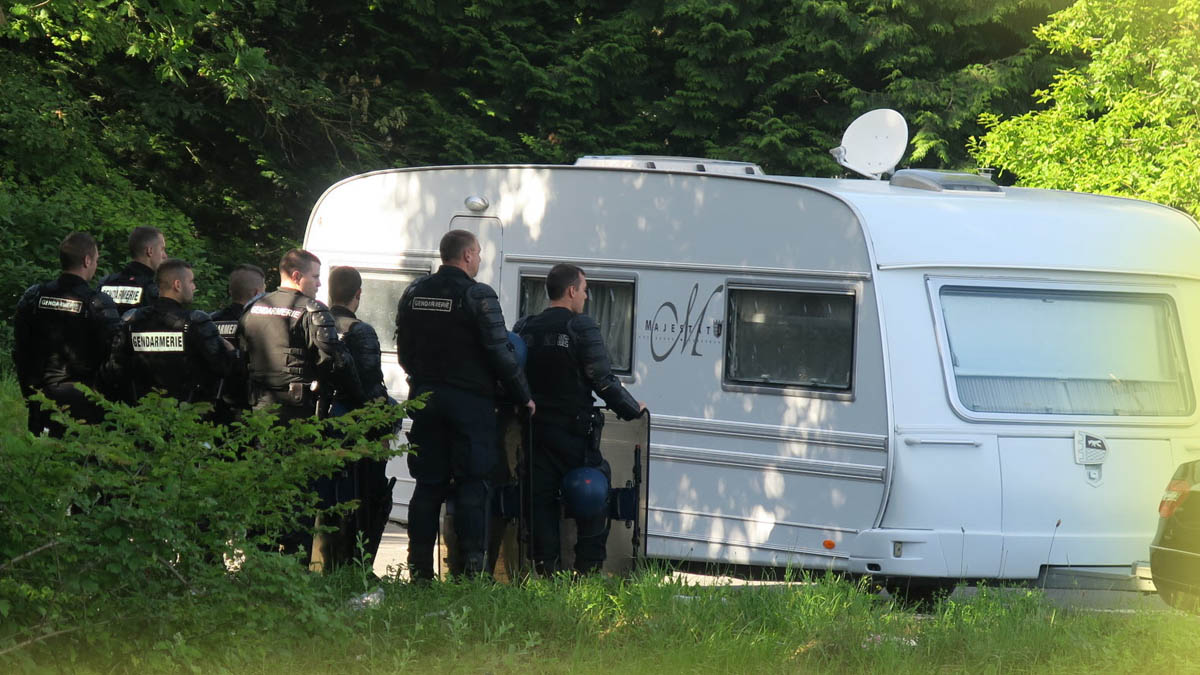 Gens du voyage dans les Landes : 400 caravanes installées illégalement sur un terrain public évacuées par une centaine de gendarmes