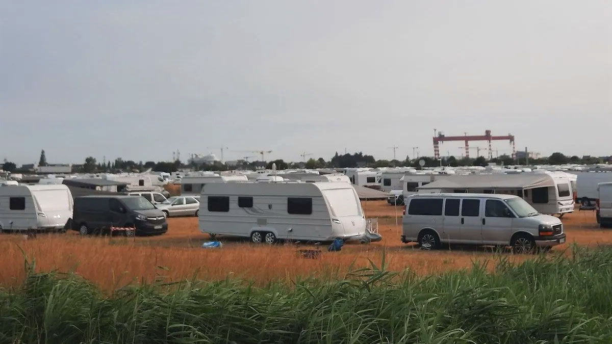 Gens du voyage : la mairie gagne son bras de fer contre l’occupation illégale de caravanes, la ville obtient le départ des 13 familles en deux jours