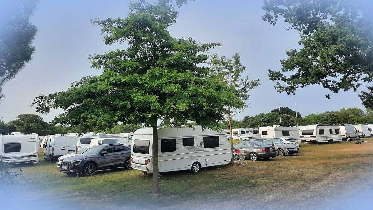 Les 170 caravanes des gens du voyage évacuées après trois mois, fin d’une occupation qui inquiétait les riverains