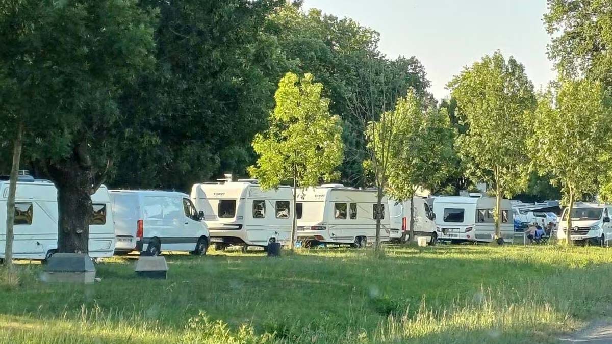 Loire-Atlantique : des caravanes installées sauvagement près du terrain de rugby, le maire lance une procédure d’expulsion contre les gens du voyage