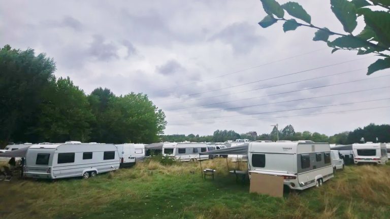 Nord : plus de 50 caravanes de gens du voyage installées illégalement, le maire accusé d’inaction