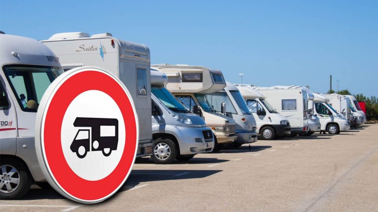 Tourisme et camping-cars : certaines villes serrent la vis face aux 600 000 véhicules en circulation