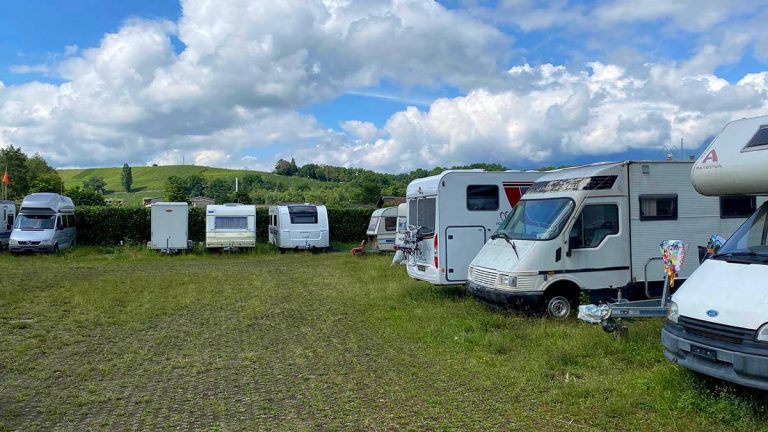 Une dizaine de caravanes et véhicules des gens du voyage investissent illégalement, la communauté d’agglomération engage une procédure judiciaire