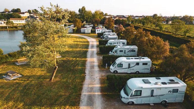 Voyager en camping-car : une nouvelle aire de stationnement bientôt prête dans le Sud-Manche
