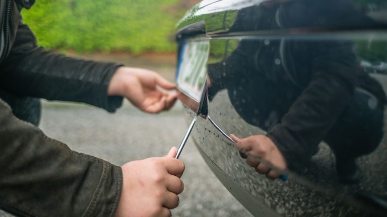 Arnaque à la doublette : ce que vous devez faire si vous recevez des contraventions à tort