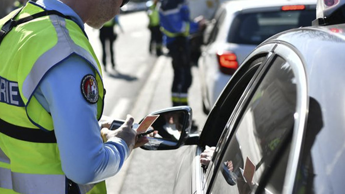 Cette nouvelle signalisation sur autoroute qui fait polémique : ce que risquent les conducteurs