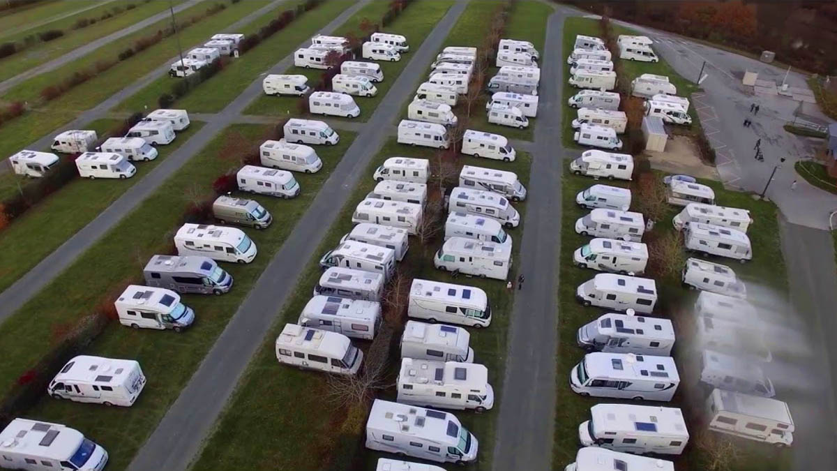 Le Festival du camping-car revient en force à Carhaix : 150 véhicules exposés, vans et fourgons au rendez-vous