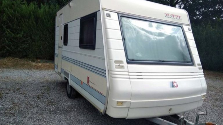 Vol de caravane près de Lannion : l’engin du comité des fêtes retrouvé après trois semaines, planquée sous une bâche