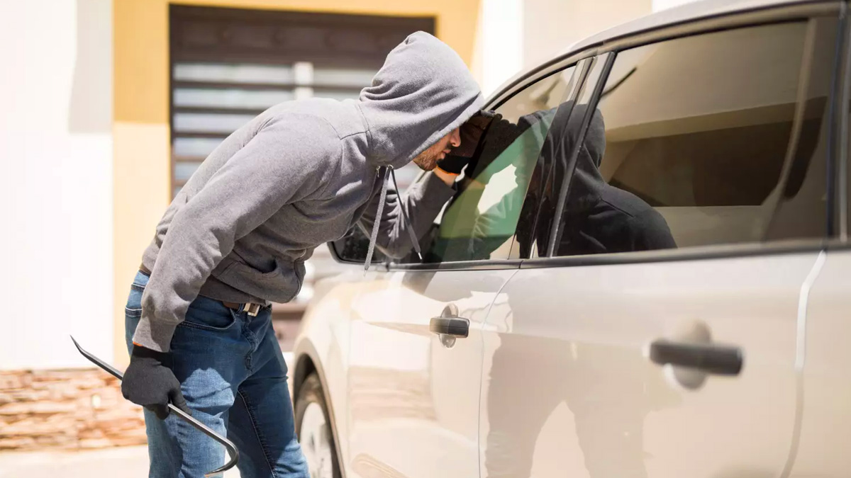 Vol de pièces détachées : ce que les voleurs ciblent en priorité dans votre voiture, ni autoradio ni jantes