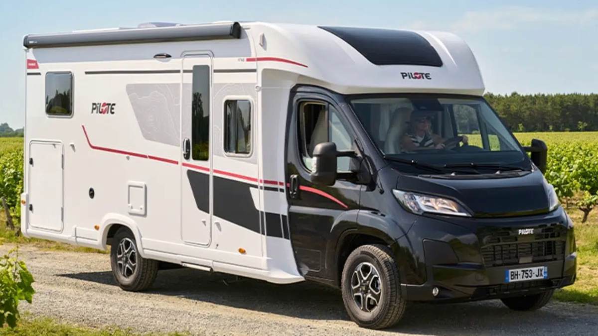 Le rêve d'évasion ultime : un van 4x4 Mercedes haut de gamme, doté d'une autonomie d'une semaine et d'un moteur de 211 ch.